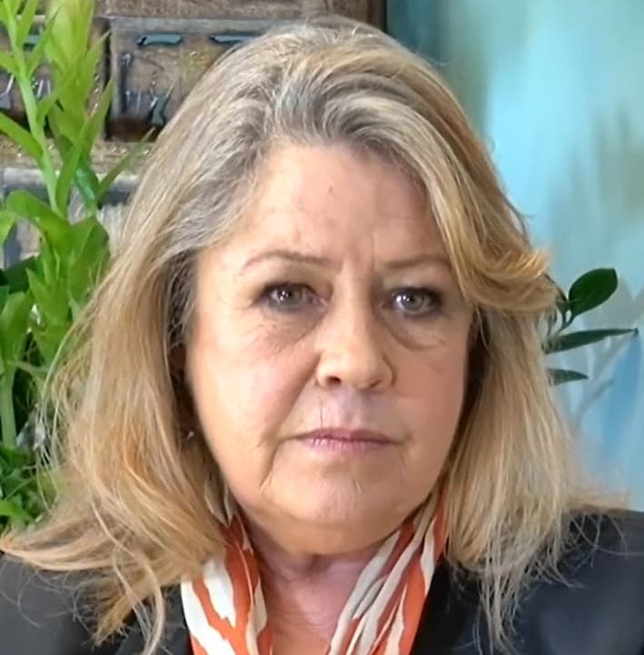 June Again gives Noni Hazlehurst a second chance and does not waste it on sentiment
